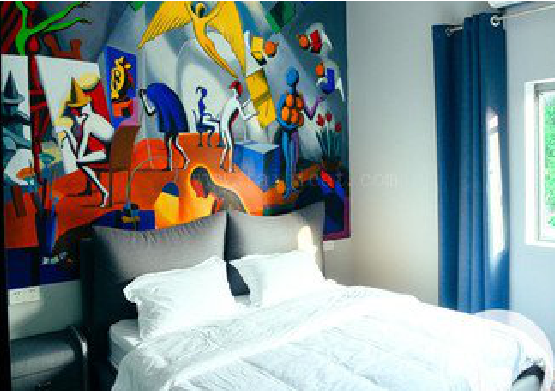  岐山对于酒店的墙体彩绘而言更注重哪些方面？